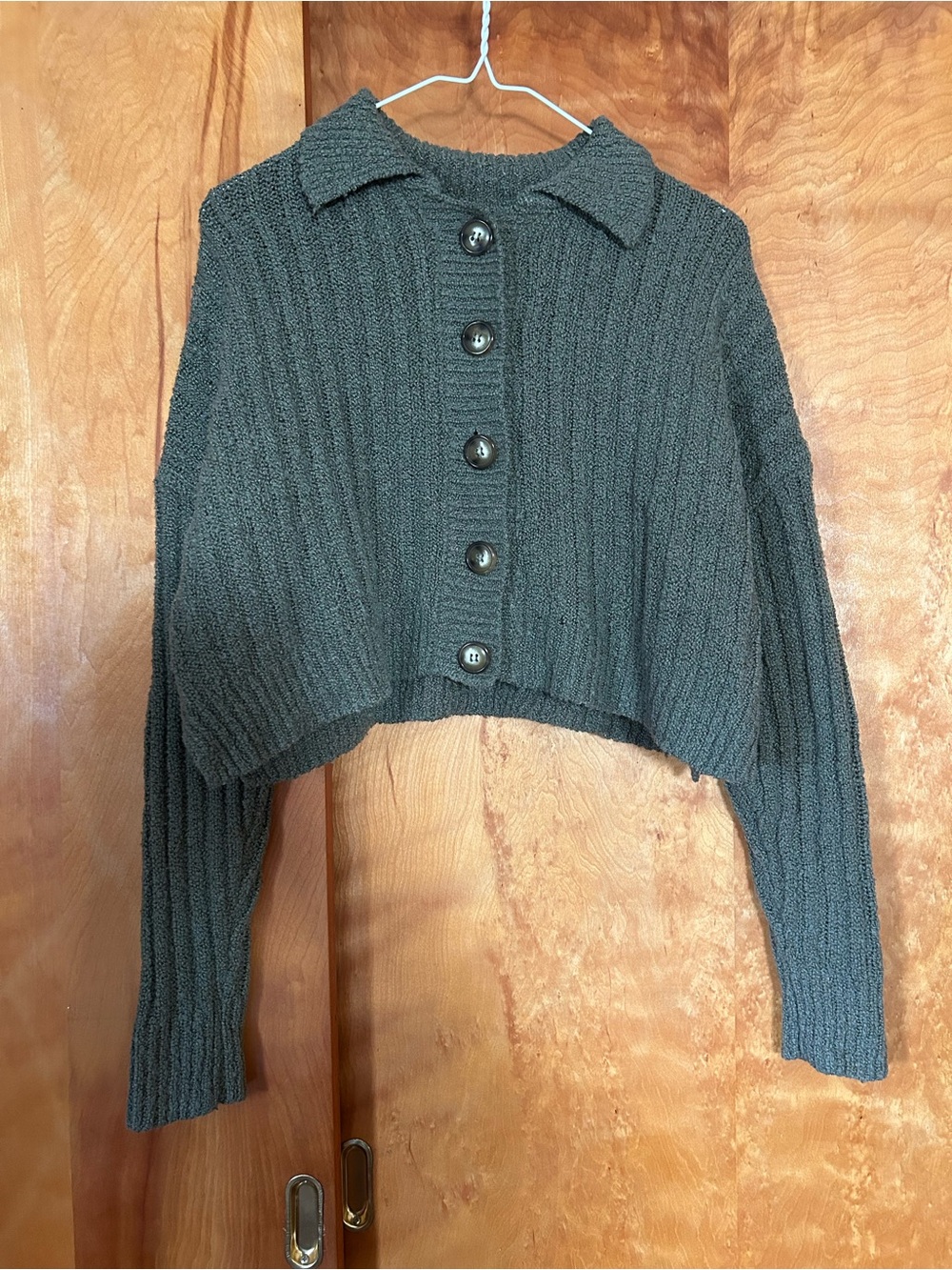 Pink Rose Ribbed Cropped Button-Front Cardigan in Dark Green
